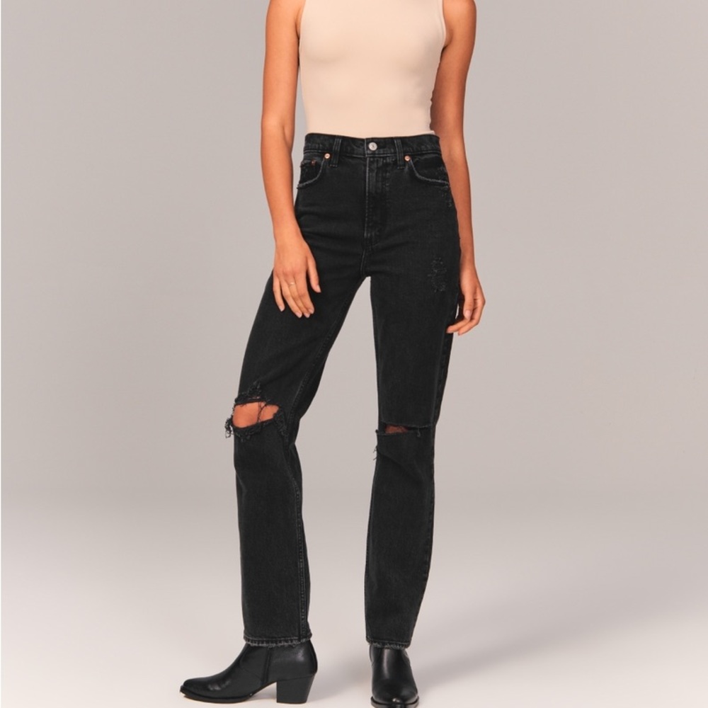 Abercrombie curve love Ultra High Rise 90s Straight Jean